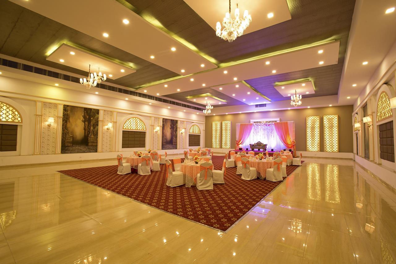 Inde Hotel Chattarpur New Delhi Extérieur photo