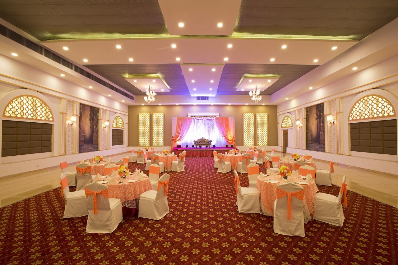Inde Hotel Chattarpur New Delhi Extérieur photo