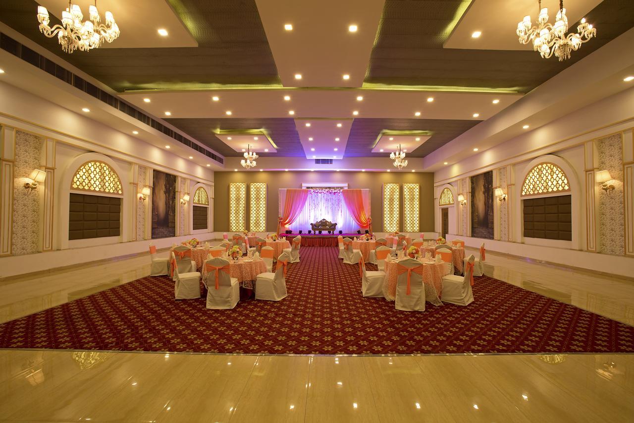 Inde Hotel Chattarpur New Delhi Extérieur photo
