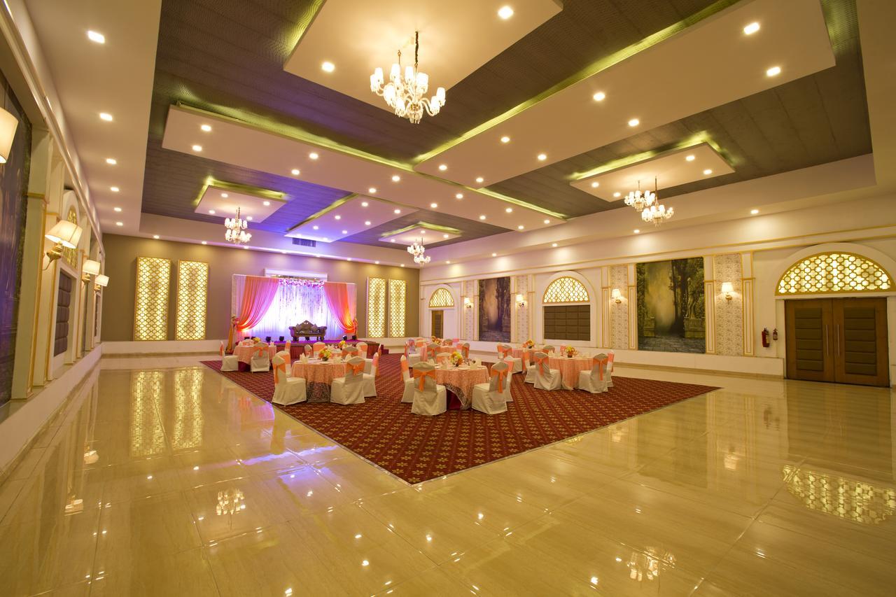 Inde Hotel Chattarpur New Delhi Extérieur photo
